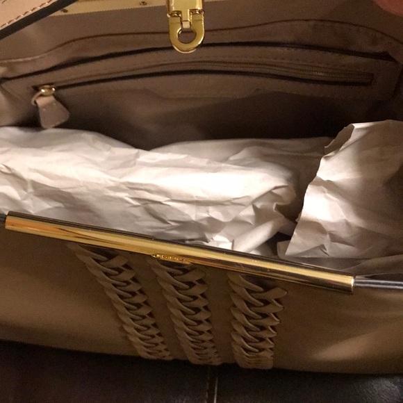 NANETTE LEPORE SIENNA SATCHEL/CROSSBODY TAUPE NWT - Picture 6 of 7